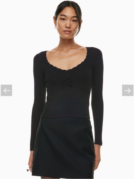 Wilfred Tops - Aritzia Wilfred Black Solosit Sweater Top